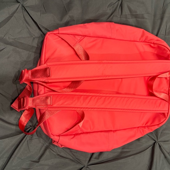 Lululemon Everywhere Backpack 22L in Glaze Pink - Picture 2 of 5